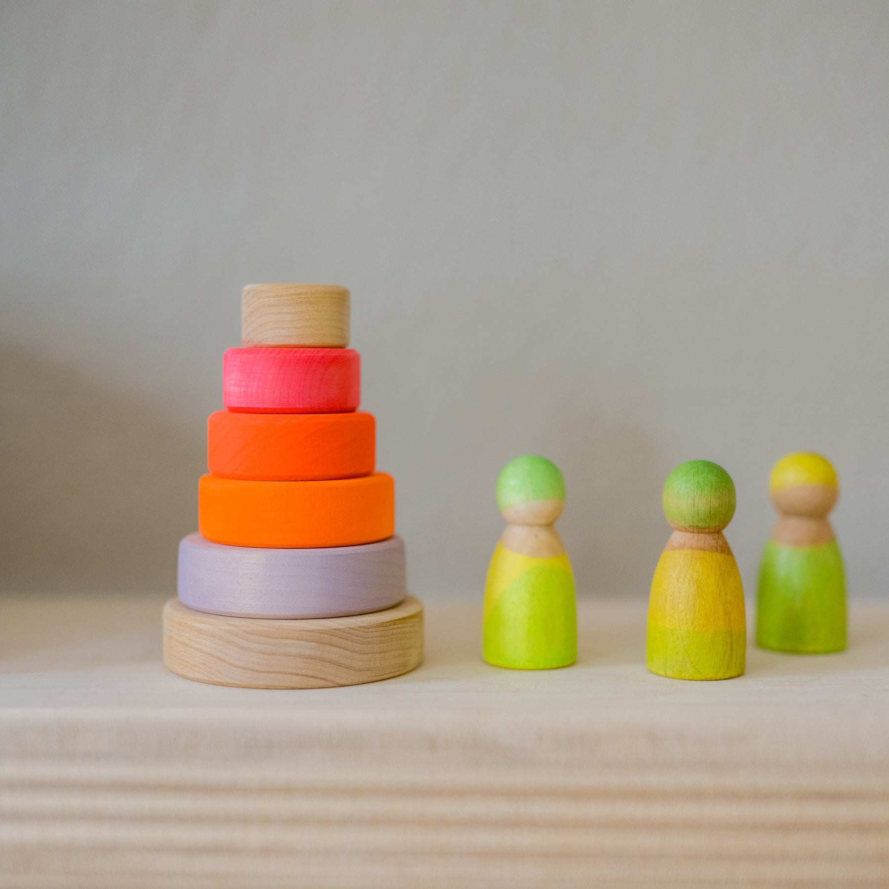 Stapelspiel GRIMM'S Spiel und Holz Design Kleiner Scheibenturm Neonpink