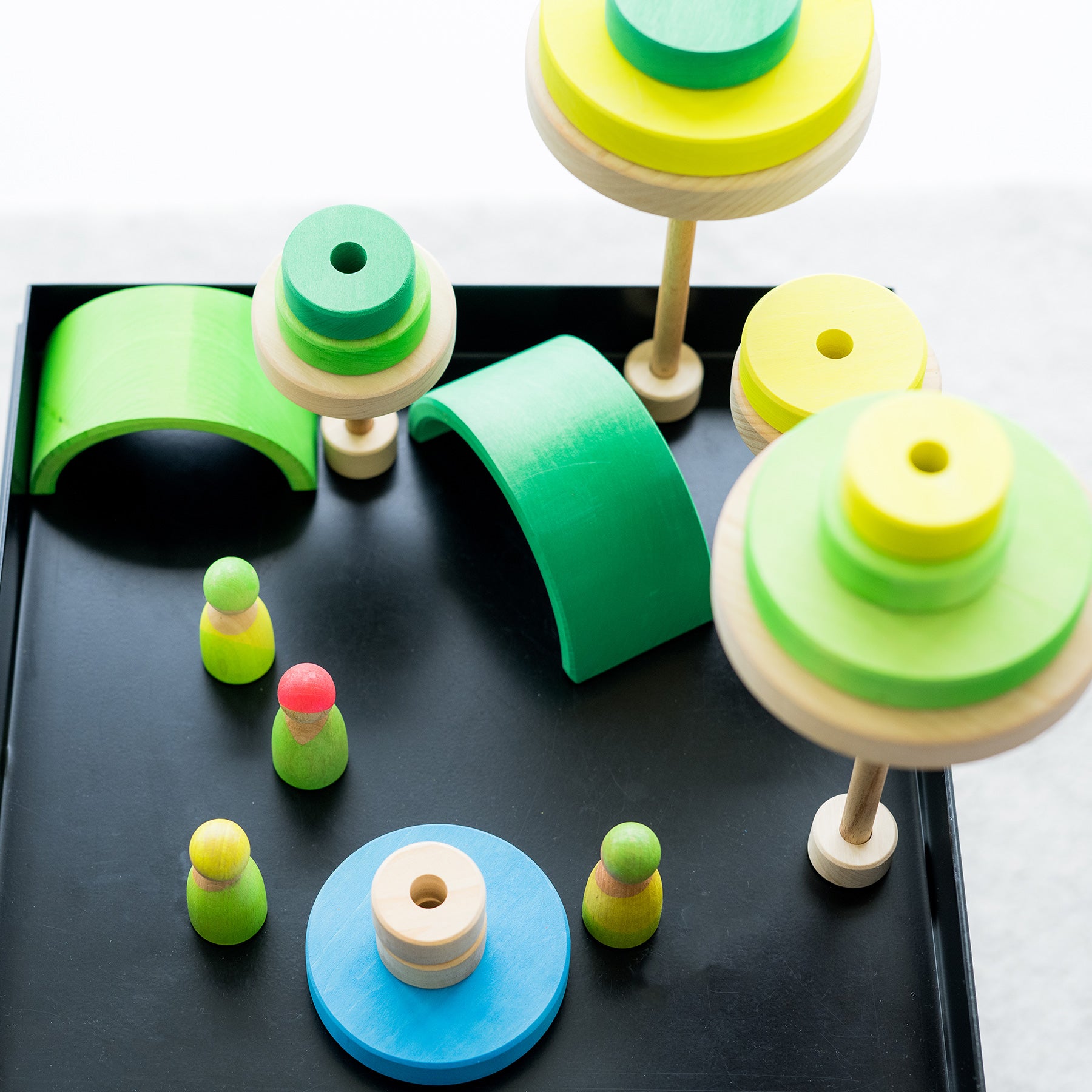 Stapelspiel GRIMM'S Spiel und Holz Design Scheibenturm Neongrün