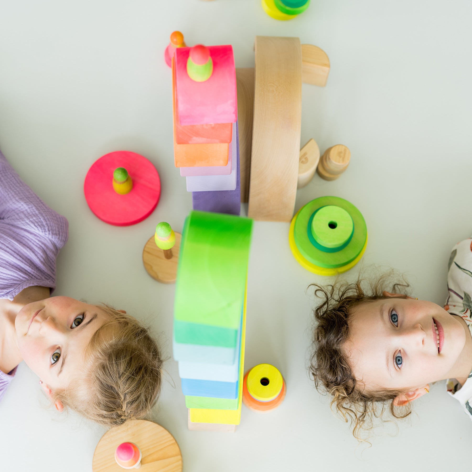 Open-ended Play GRIMM'S Spiel und Holz Design Regenbogen Neongrün