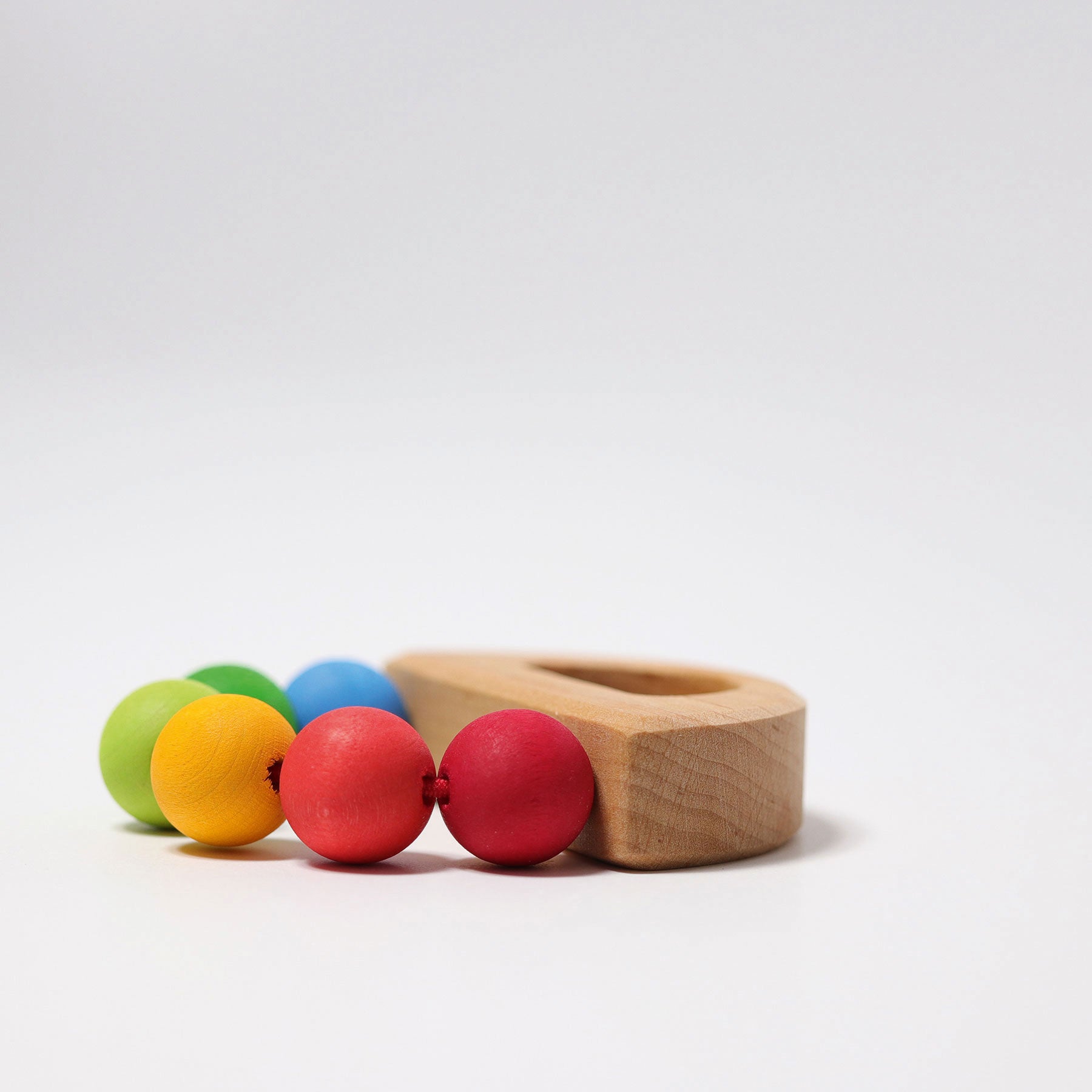 Rasseln GRIMM'S Spiel und Holz Design Regenbogen Schiff