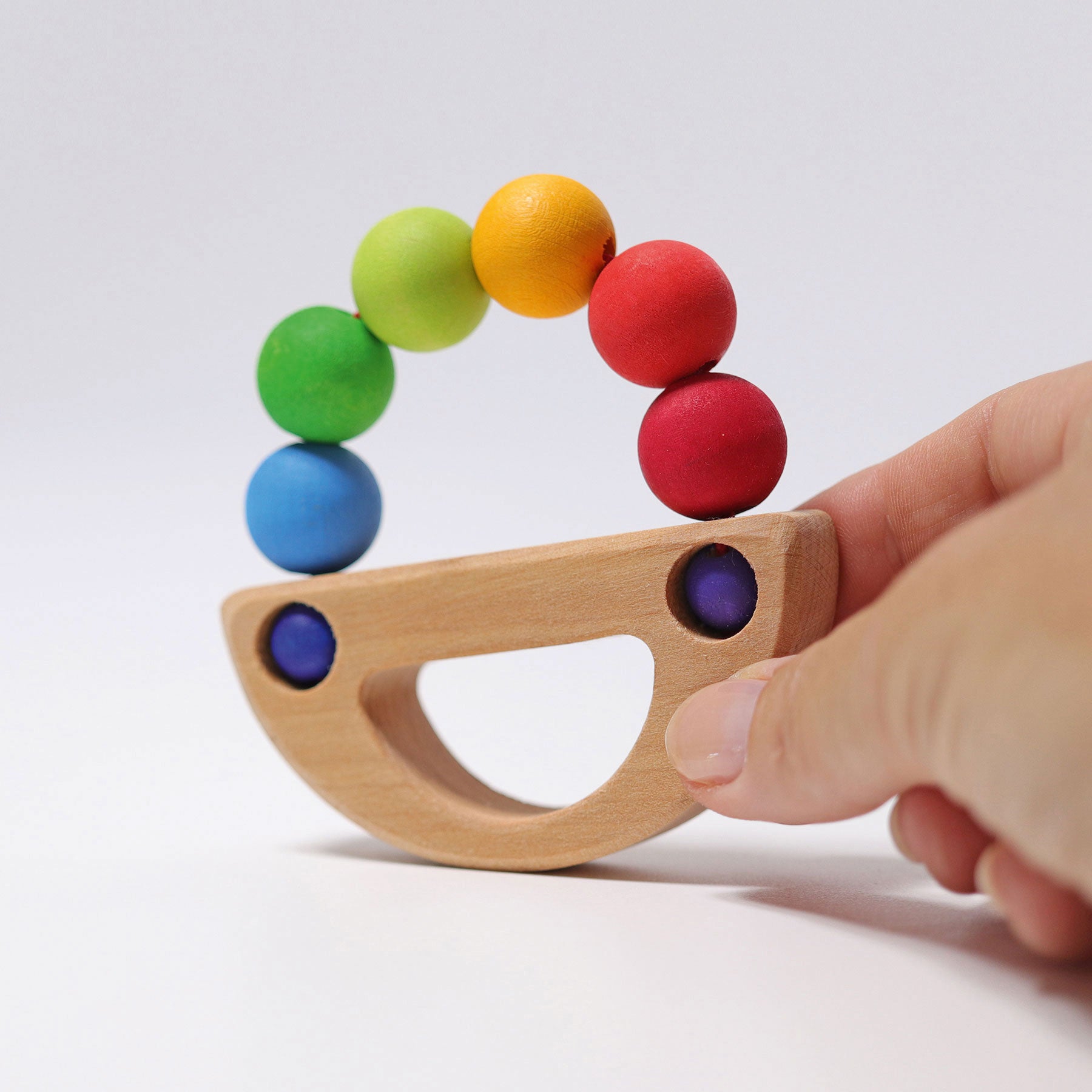 Rasseln GRIMM'S Spiel und Holz Design Regenbogen Schiff