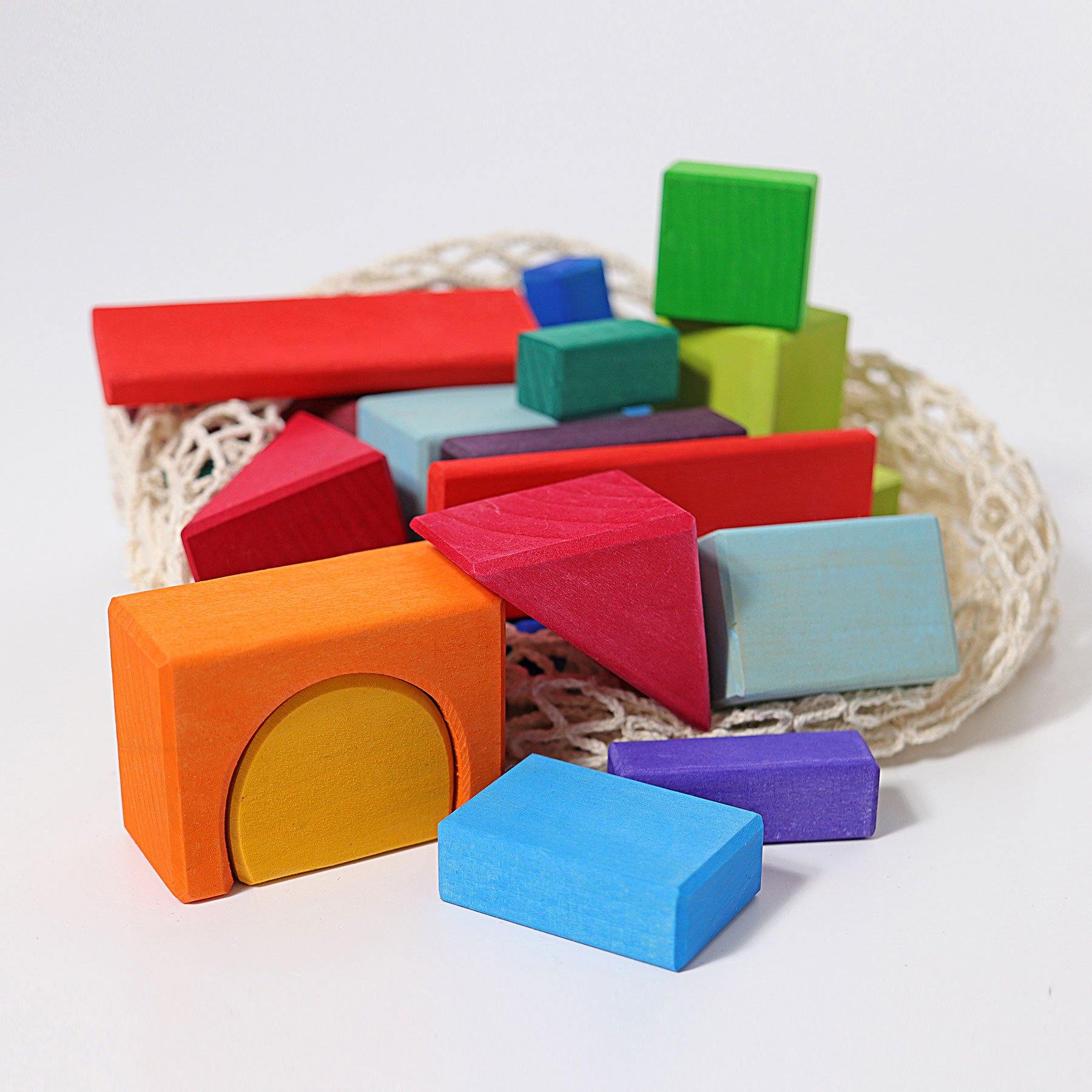 Bausteine GRIMM'S Spiel und Holz Design 30 bunte Geo-Klötze
