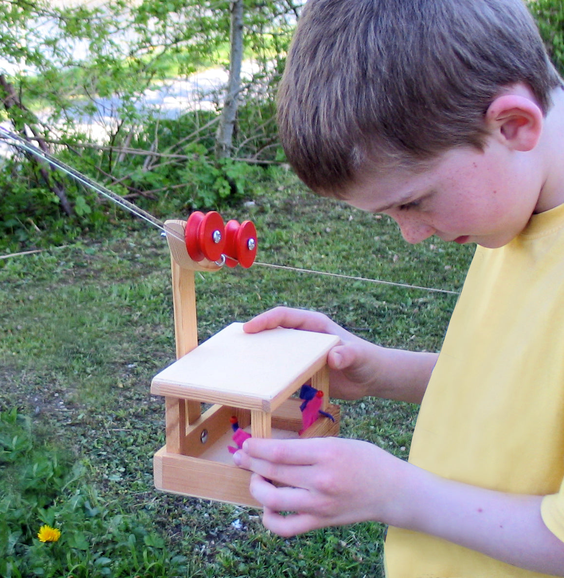 Holzbausatz Kraul Große Seilbahn Wagen mit Seilen
