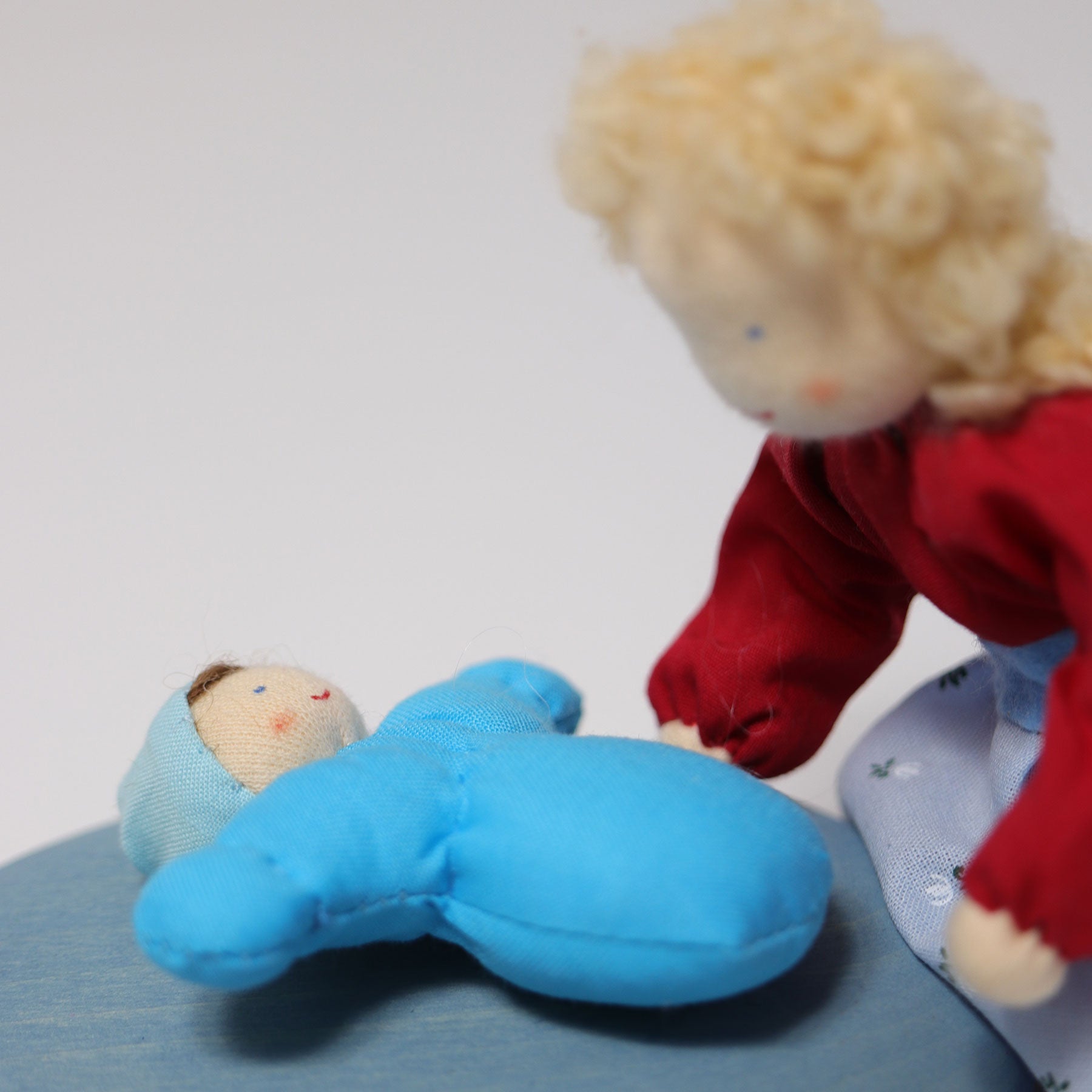 Puppe GRIMM'S Spiel und Holz Design Frau Linde