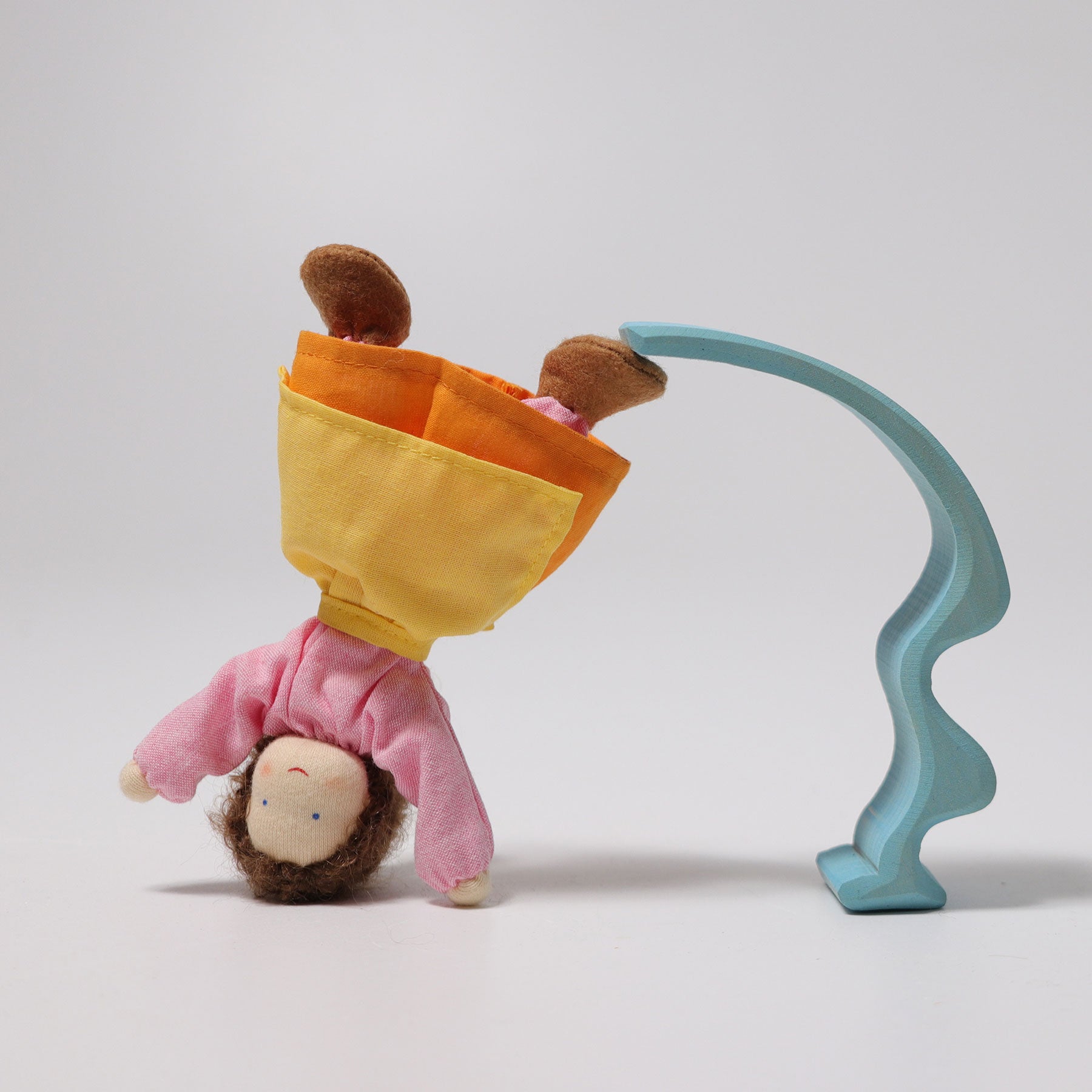 Puppe GRIMM'S Spiel und Holz Design Biegepüppchen Frau Erle