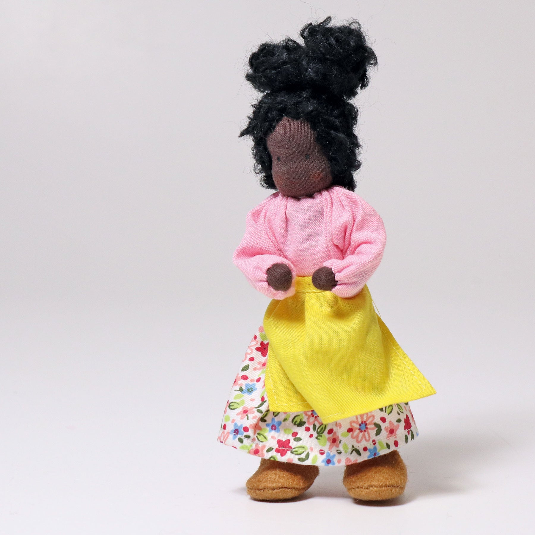 Puppe GRIMM'S Spiel und Holz Design Frau Ebenholz