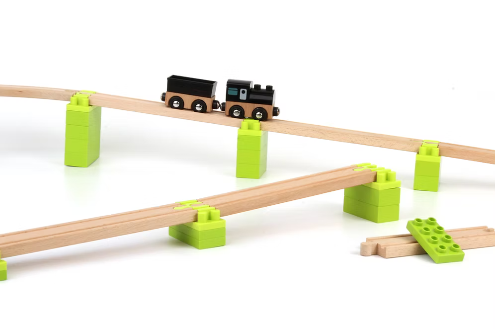 Neue Freunde Noppi Eisenbahn - 24 Bauteile für Steigung