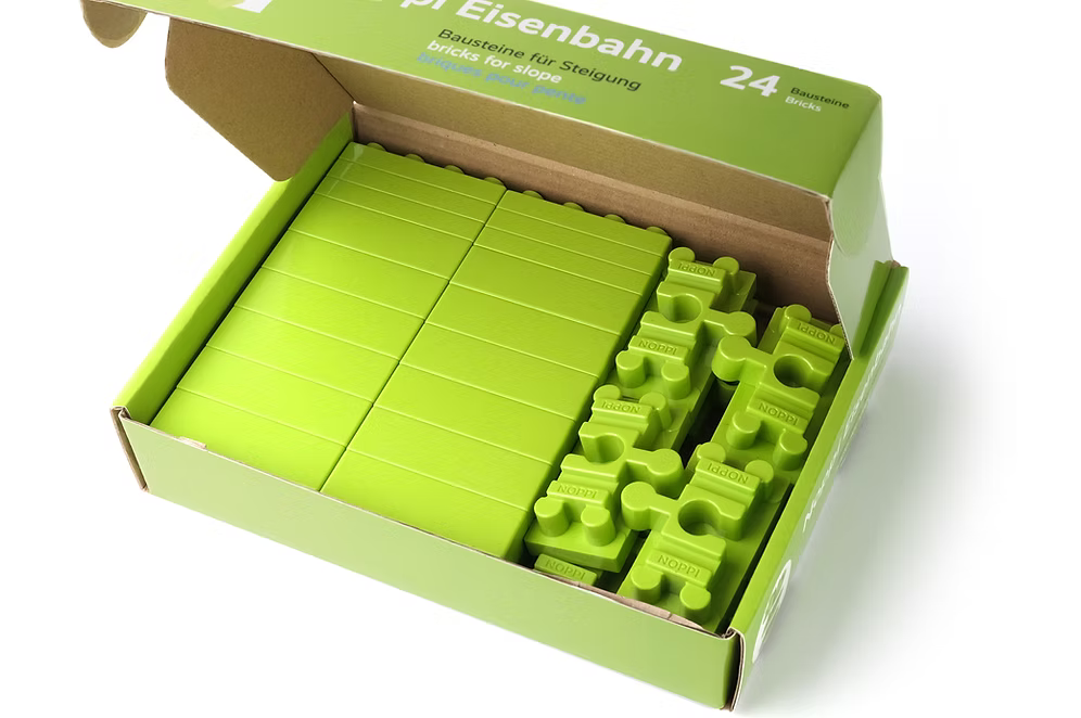 Neue Freunde Noppi Eisenbahn - 24 Bauteile für Steigung