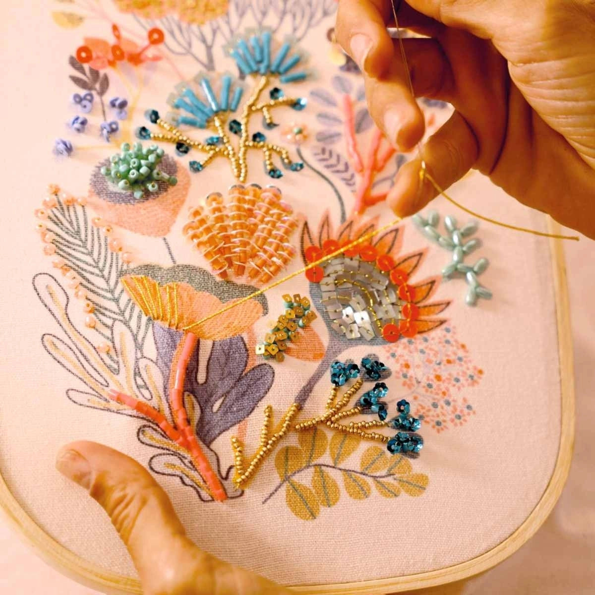 Atelier 58, Perlenstickerei Blumen