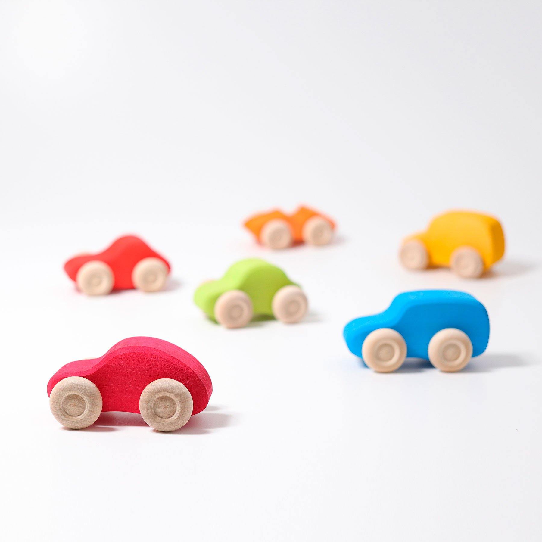Buntes Holzauto - WELTENTDECKER