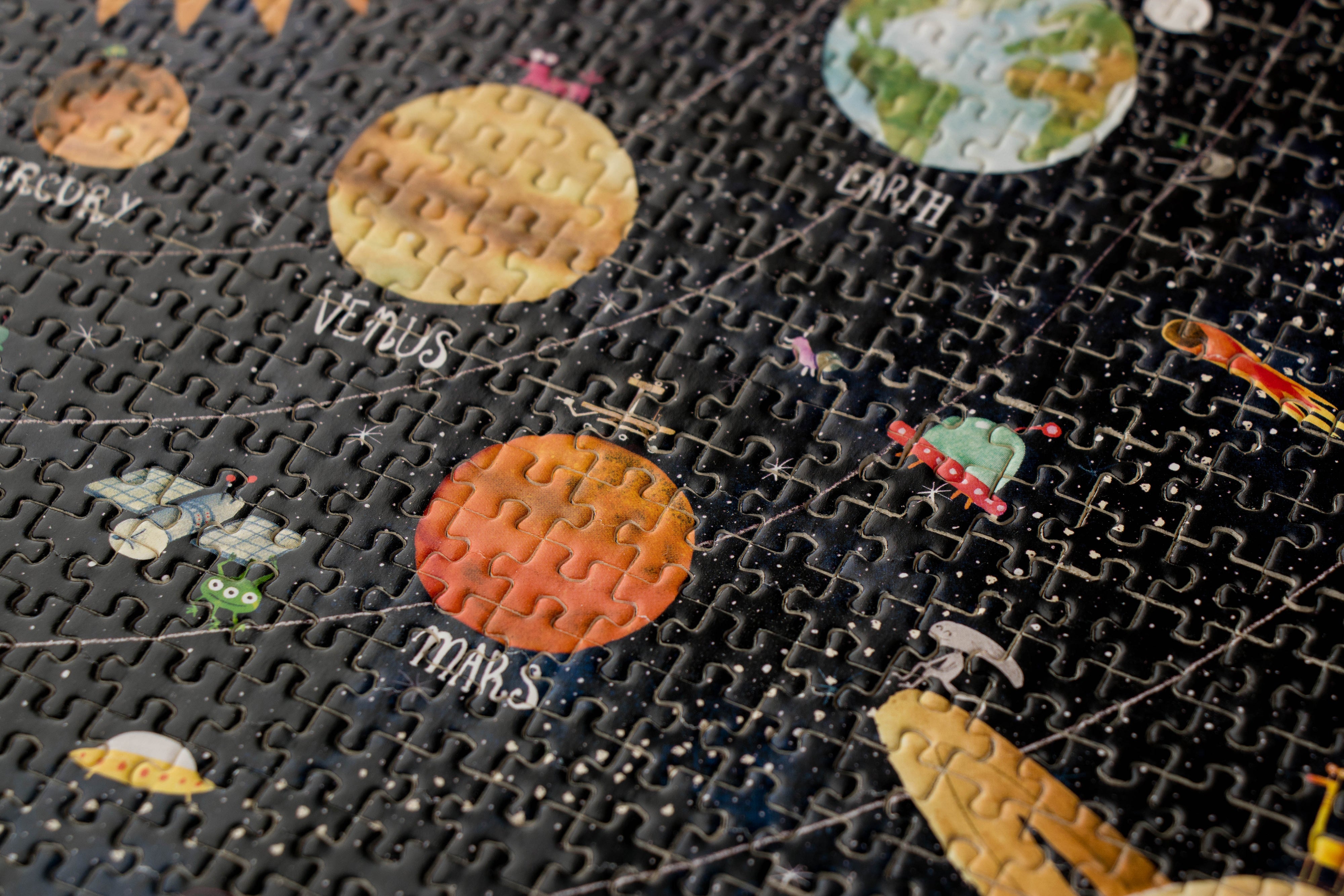 Micropuzzle 600pcs - Discover the Planets