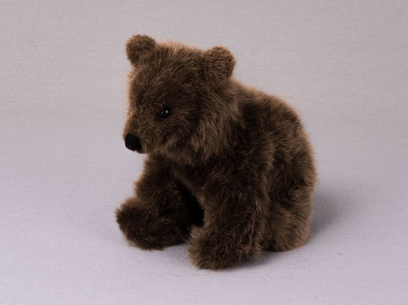 Braunbär "Lümmel"  hockend  21 cm